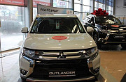 Mitsubishi Outlander 2.0 AT, 2018, внедорожник Санкт-Петербург