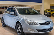 Opel Astra 1.4 AT, 2011, внедорожник Москва