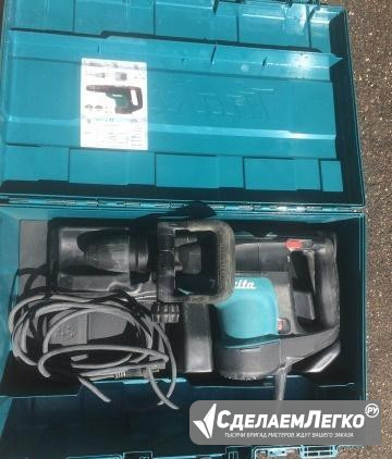 Перфоратор Makita HR 4001 C б/у Москва - изображение 1