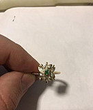 Золотое кольцо с бриллиантами и изумрудом Ижевск
