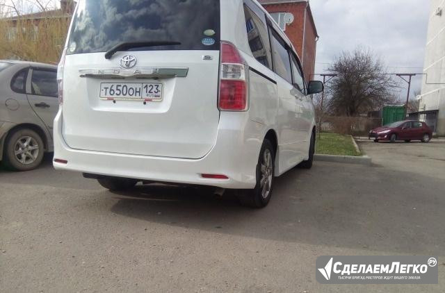 Toyota Noah 2.0 CVT, 2010, микроавтобус Белореченск - изображение 1