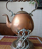 Чайник на бронзовой подставке, для декора, старый Москва