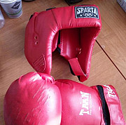Боксерские перчатки 10oz и шлем Екатеринбург